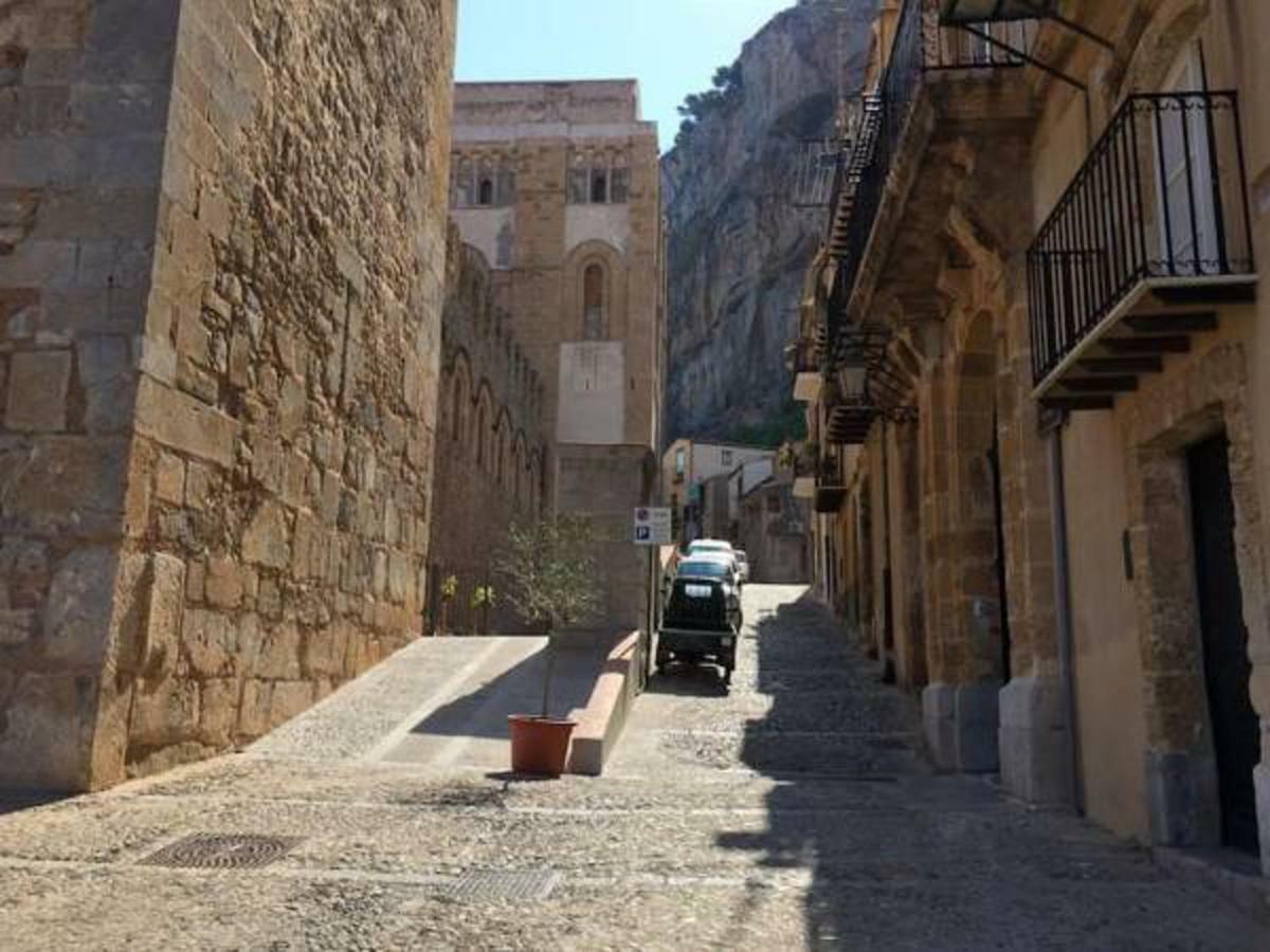Cefalu Cathedral Palace Exteriör bild